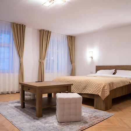 Coban Residence - A4 - Rustic Apartment Brasov Bagian luar foto