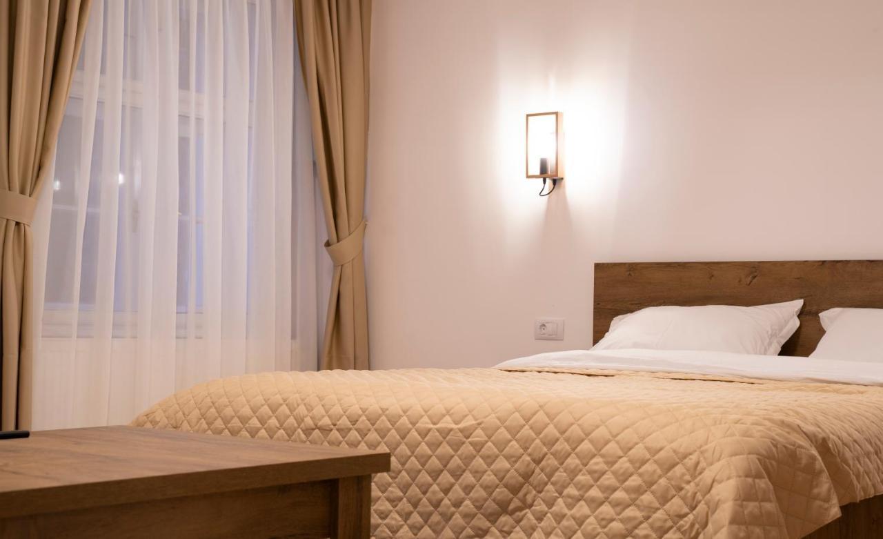 Coban Residence - A4 - Rustic Apartment Brasov Bagian luar foto